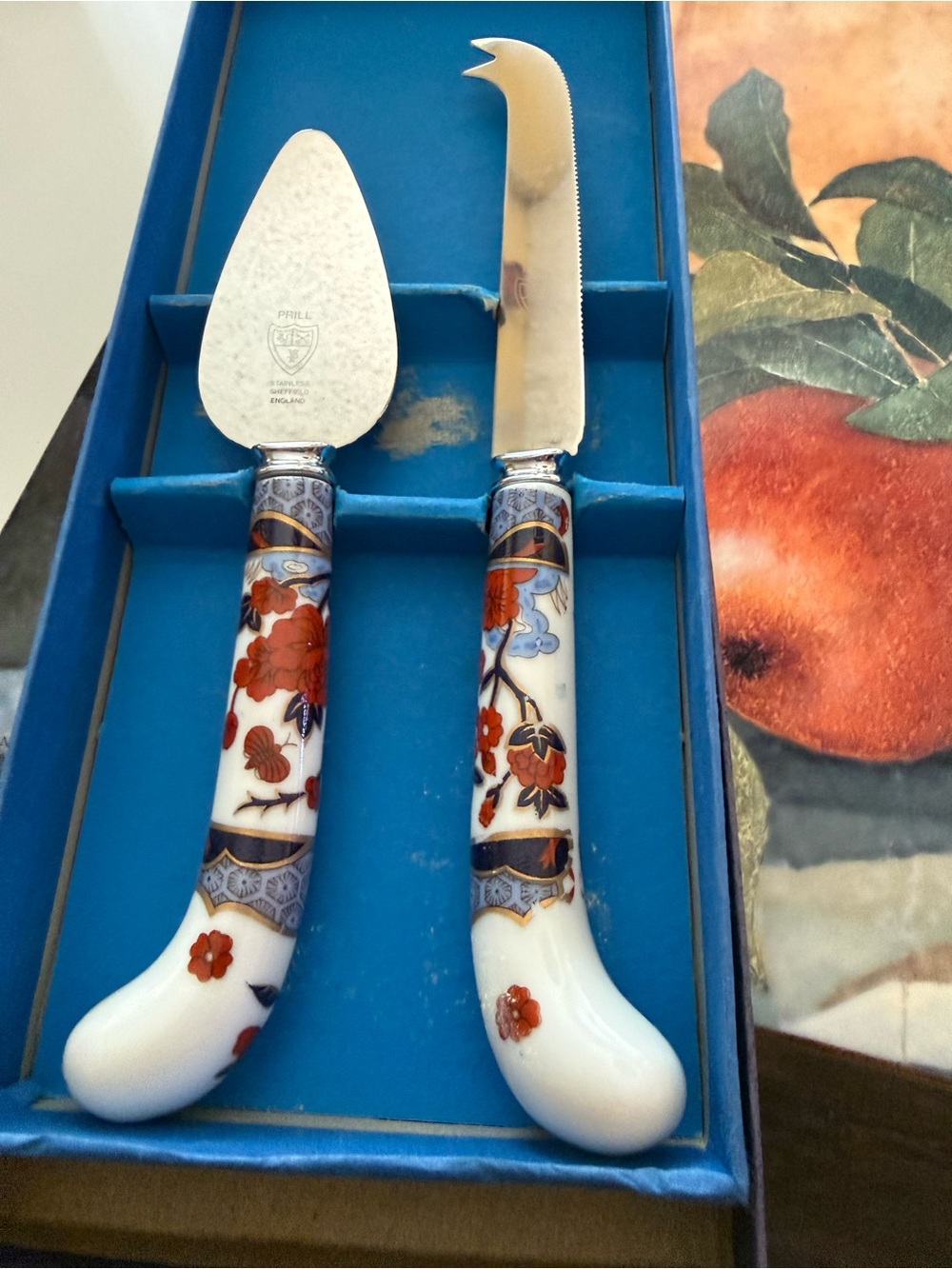 Vintage Prill and Sheffield chesse set . Comes in original box